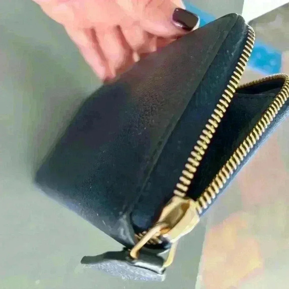 YSL Zippy Leather Long Wallet Navy Blue lovely style and great fall color - Picture 5 of 13